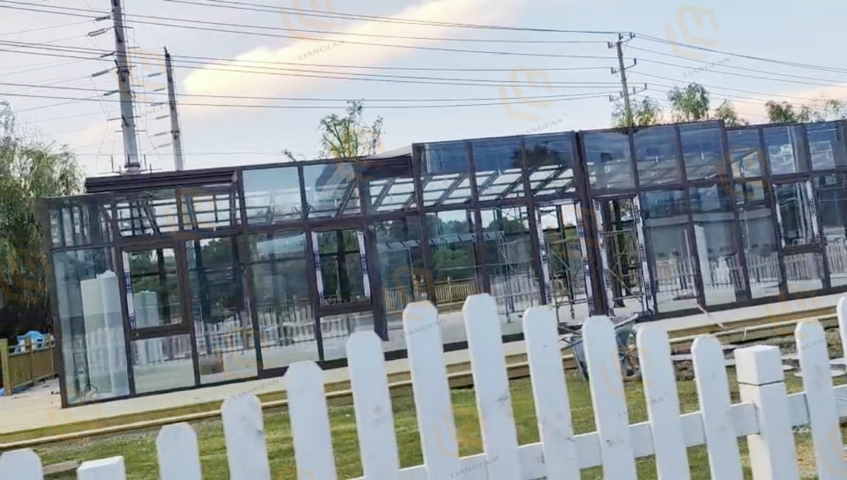 restaurant sunroom